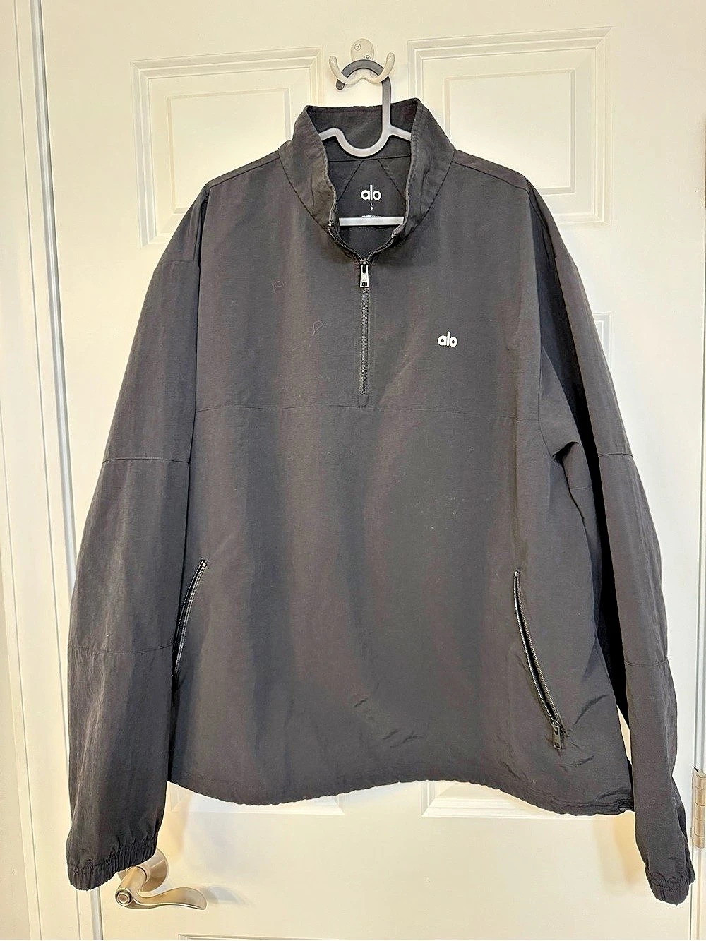 light weight takeaway track pullover